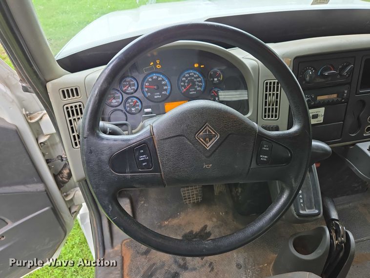 image for item EN3783 2015 International Terrastar Ext. Cab flatbed truck