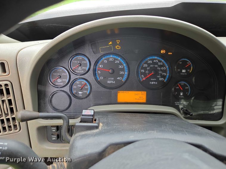 image for item EN3783 2015 International Terrastar Ext. Cab flatbed truck