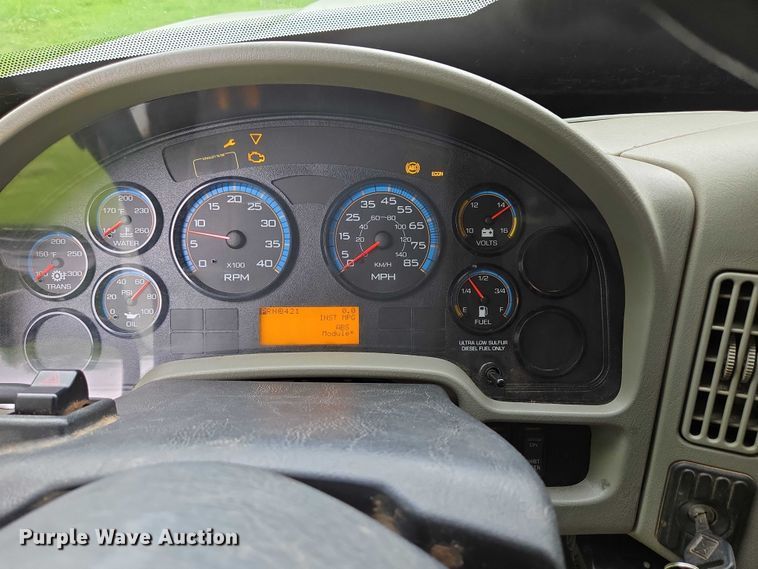 image for item EN3783 2015 International Terrastar Ext. Cab flatbed truck