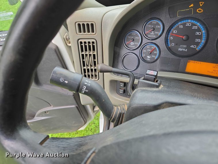 image for item EN3783 2015 International Terrastar Ext. Cab flatbed truck