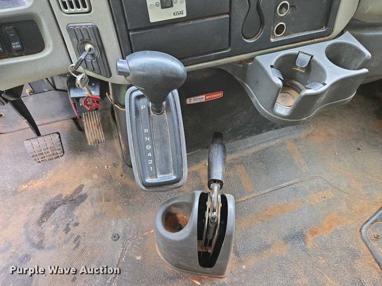 image for item EN3783 2015 International Terrastar Ext. Cab flatbed truck