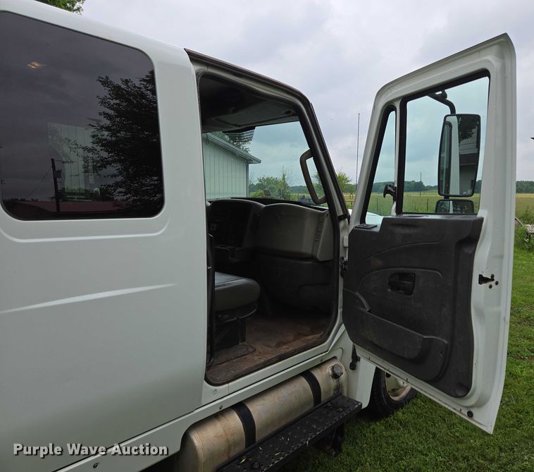 image for item EN3783 2015 International Terrastar Ext. Cab flatbed truck