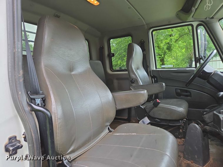 image for item EN3783 2015 International Terrastar Ext. Cab flatbed truck