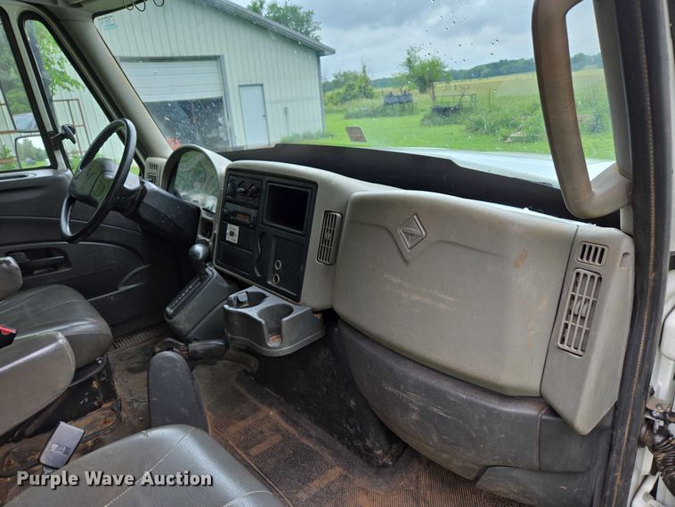 image for item EN3783 2015 International Terrastar Ext. Cab flatbed truck