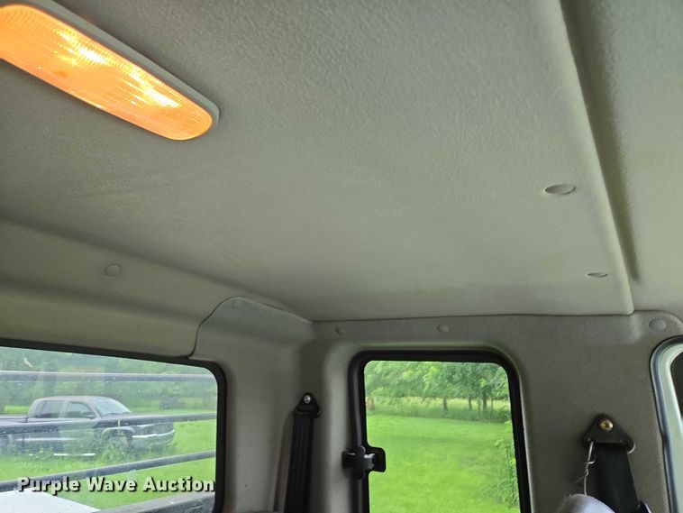 image for item EN3783 2015 International Terrastar Ext. Cab flatbed truck