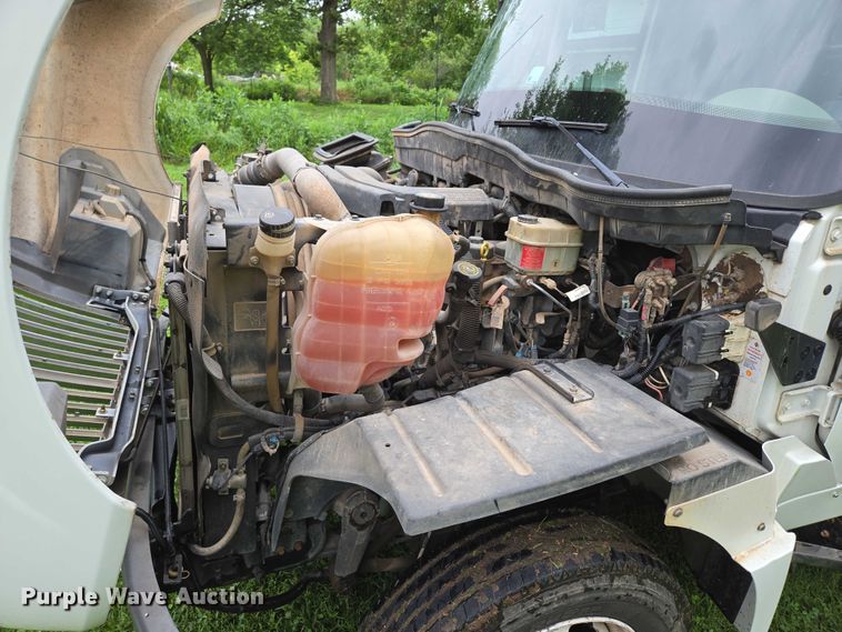 image for item EN3783 2015 International Terrastar Ext. Cab flatbed truck