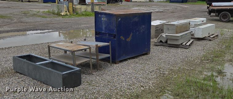 image for item EN3867 Truck accessories