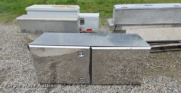 image for item EN3867 Truck accessories