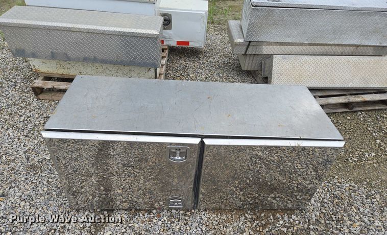 image for item EN3867 Truck accessories