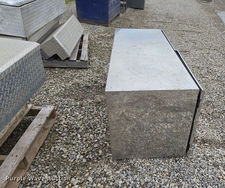 image for item EN3867 Truck accessories