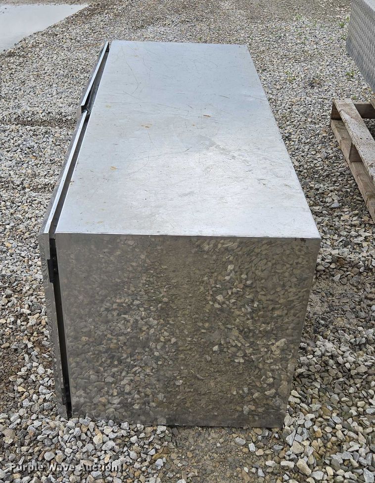 image for item EN3867 Truck accessories