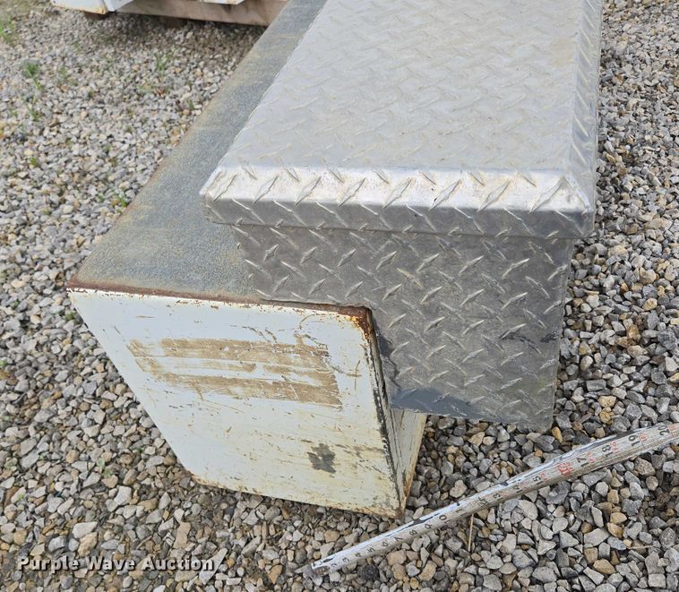 image for item EN3867 Truck accessories