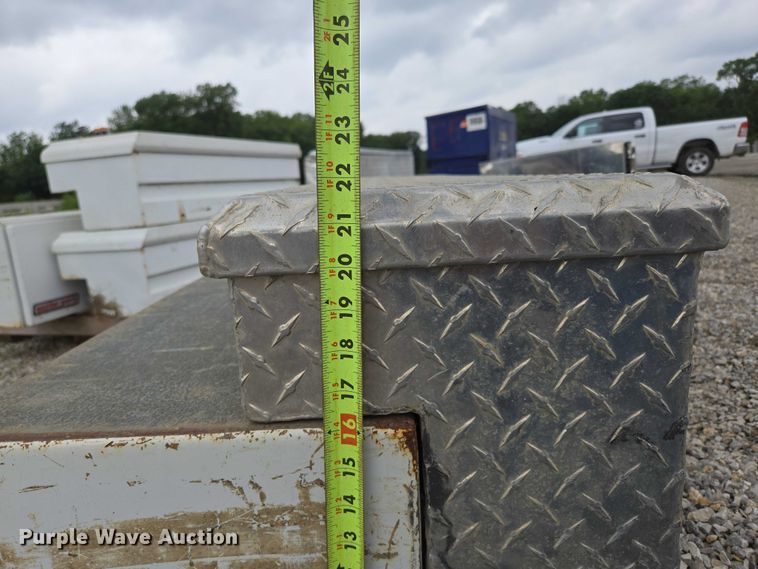 image for item EN3867 Truck accessories