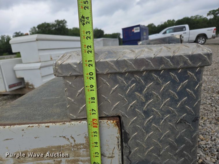 image for item EN3867 Truck accessories