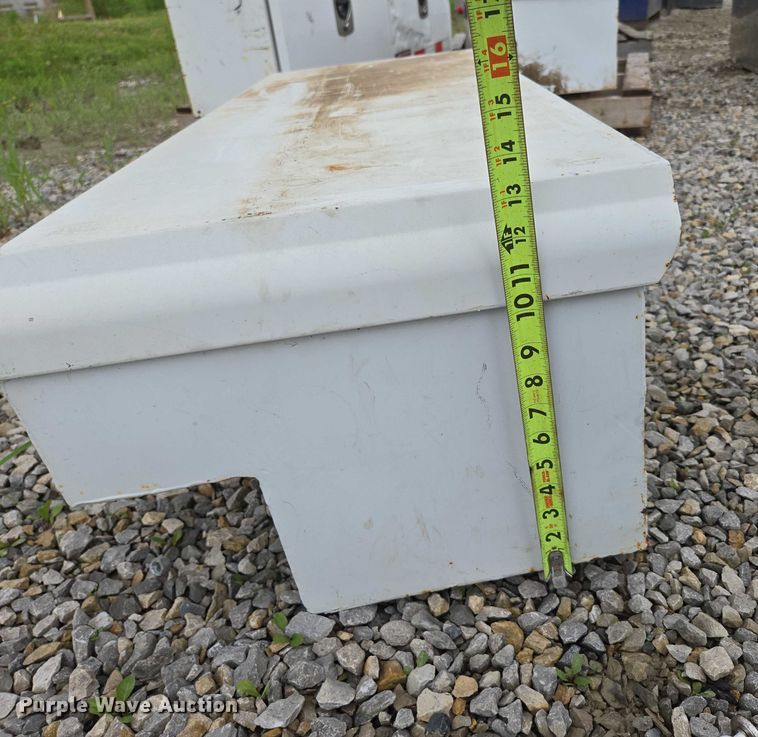 image for item EN3867 Truck accessories