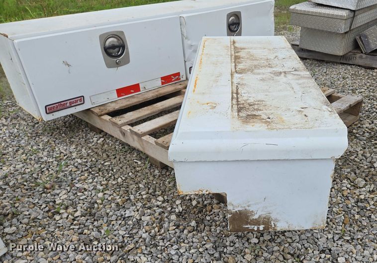 image for item EN3867 Truck accessories