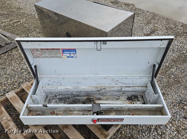 image for item EN3867 Truck accessories