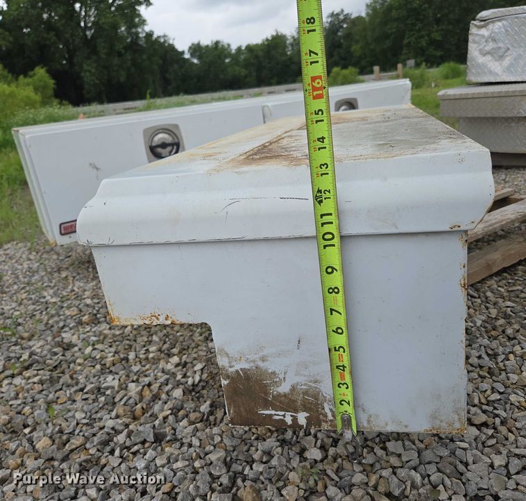 image for item EN3867 Truck accessories