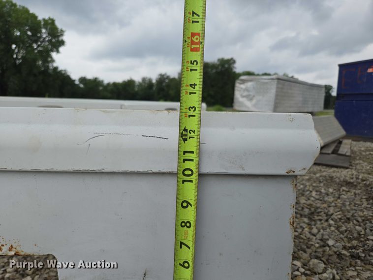 image for item EN3867 Truck accessories