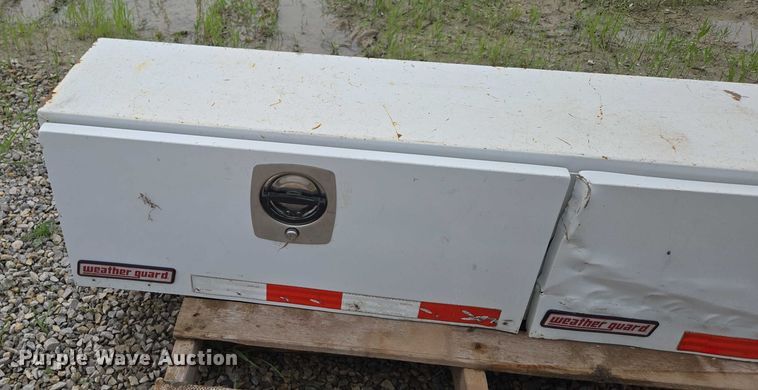 image for item EN3867 Truck accessories