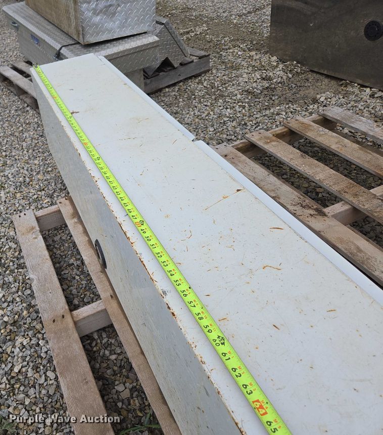 image for item EN3867 Truck accessories