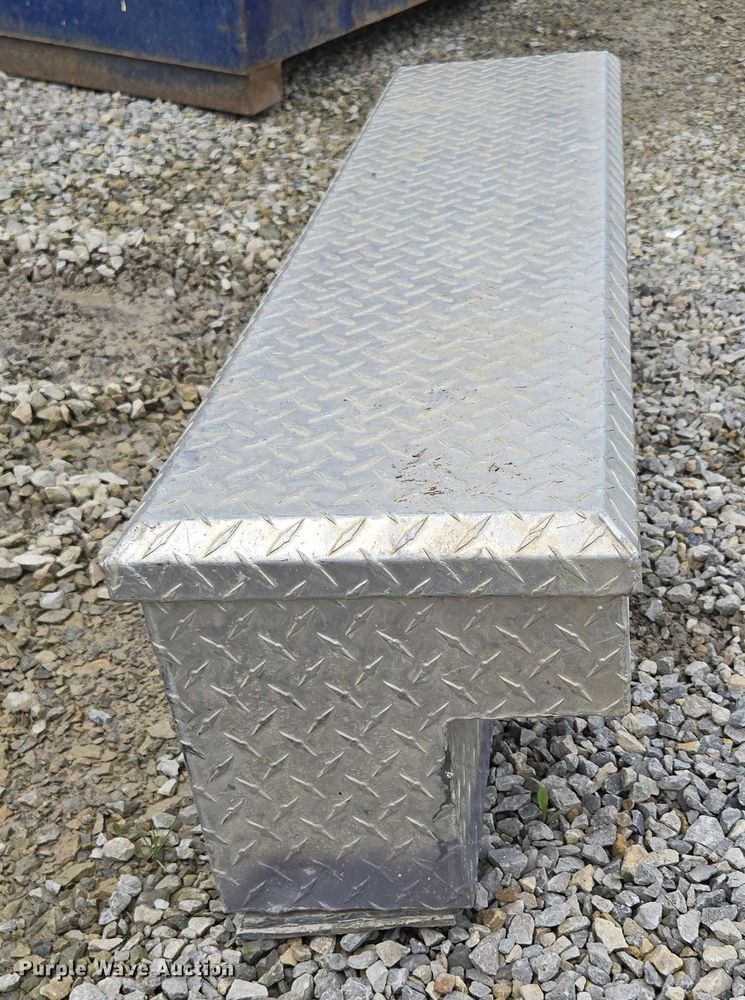 image for item EN3867 Truck accessories