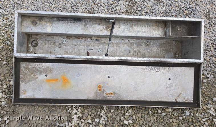 image for item EN3867 Truck accessories