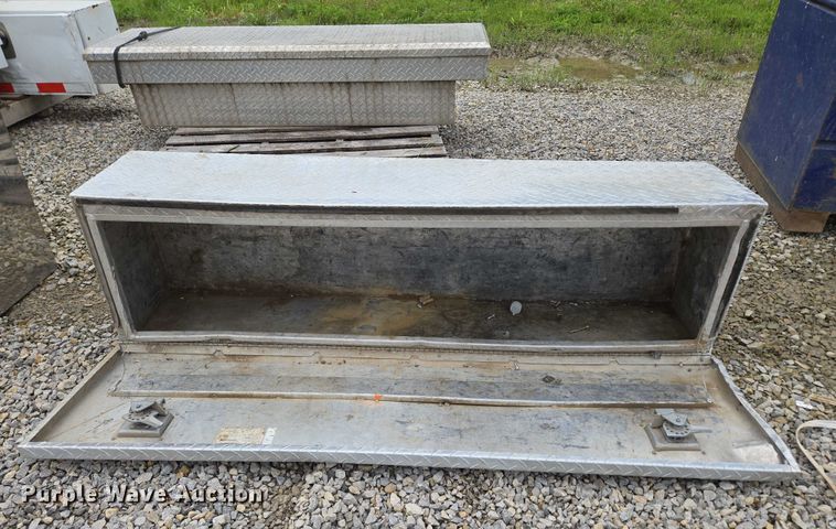 image for item EN3867 Truck accessories