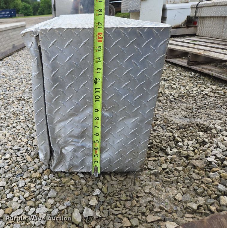 image for item EN3867 Truck accessories