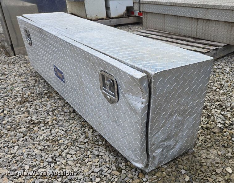 image for item EN3867 Truck accessories