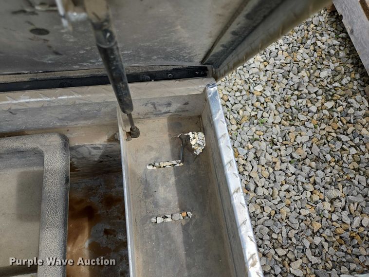 image for item EN3867 Truck accessories