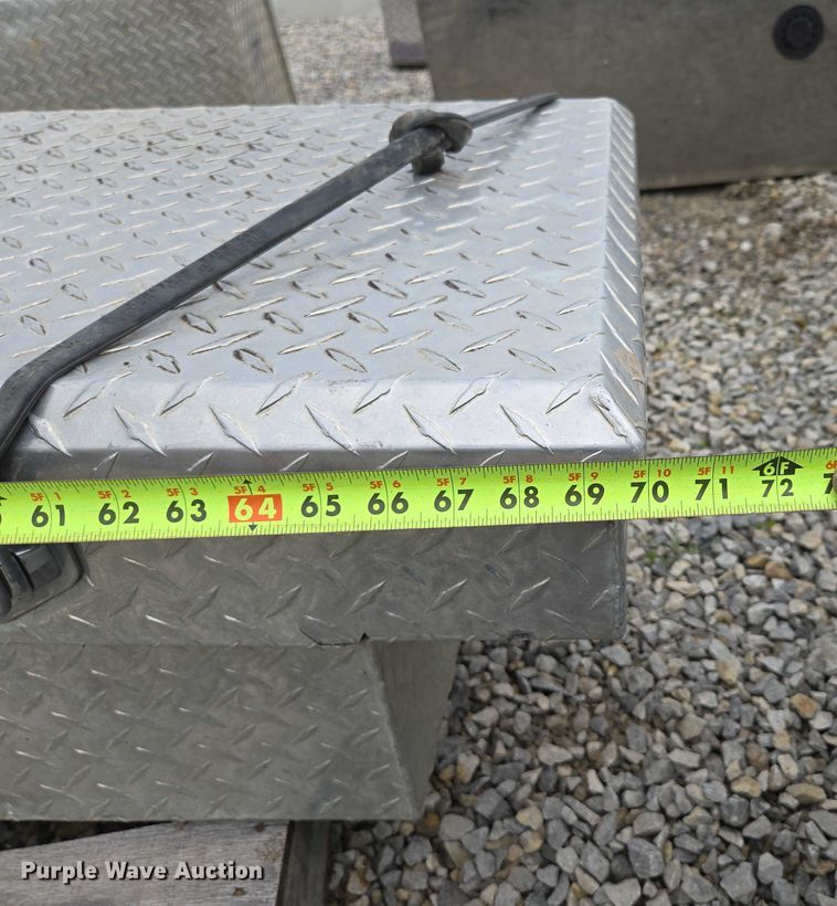 image for item EN3867 Truck accessories