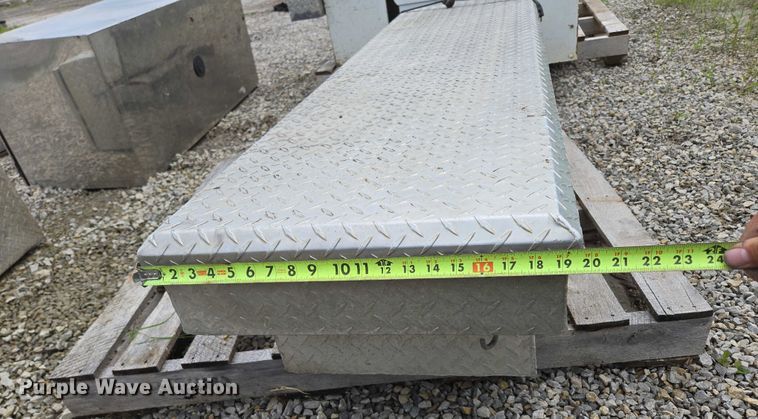 image for item EN3867 Truck accessories