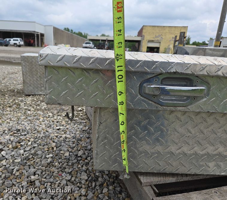 image for item EN3867 Truck accessories