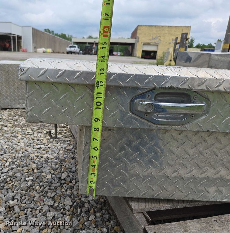 image for item EN3867 Truck accessories