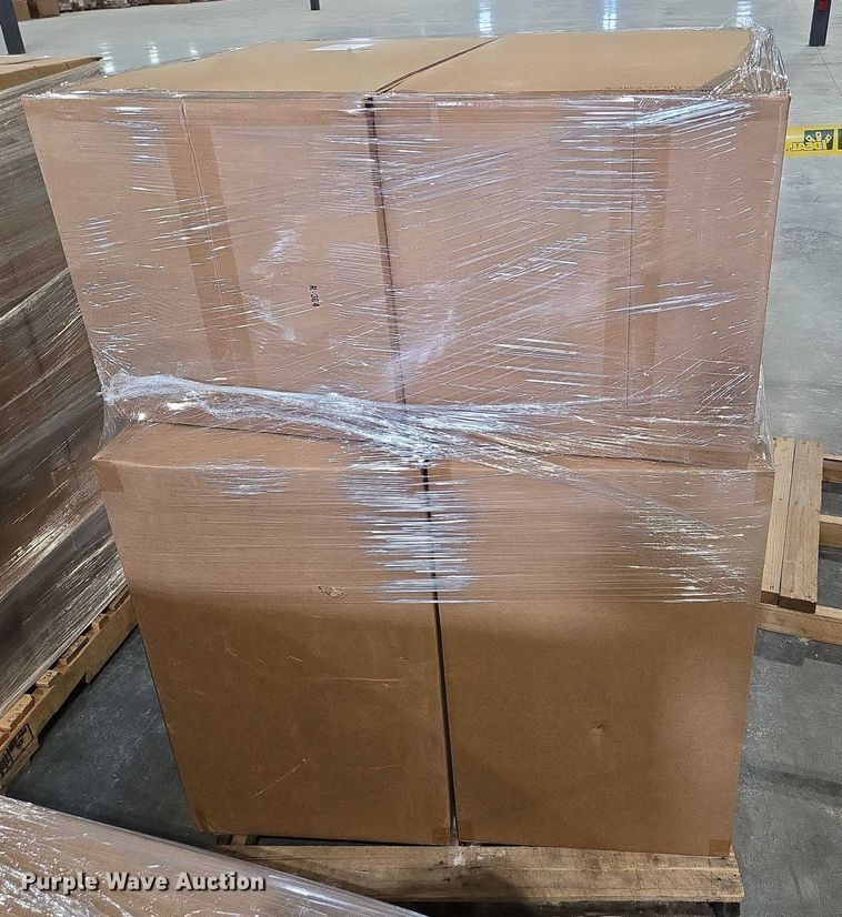 image for item EN3881 Approximately 29 pallets of lighting fixtures