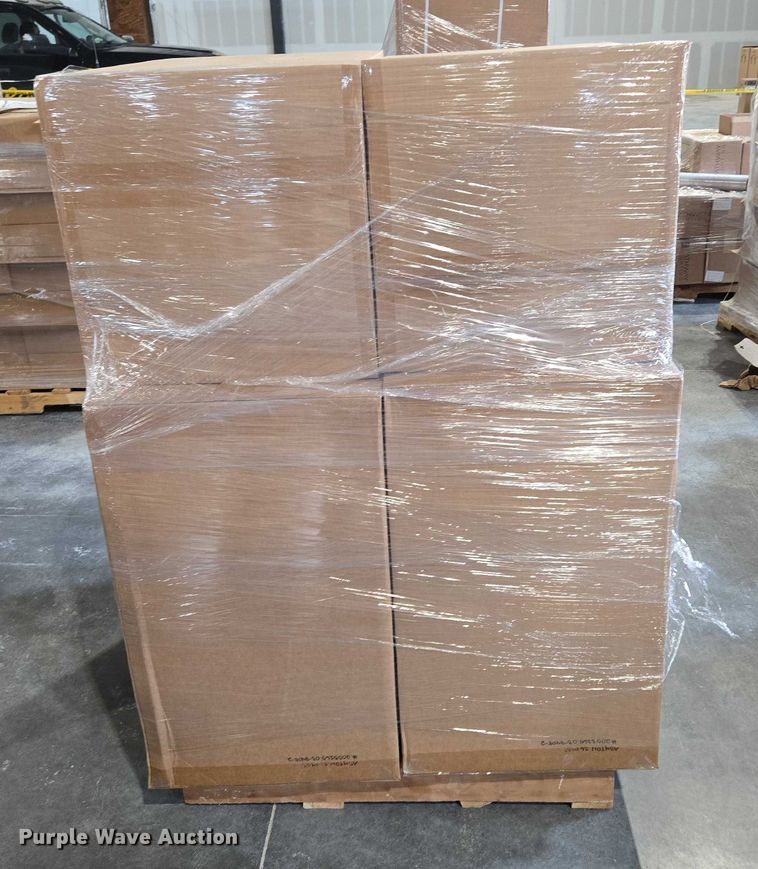 image for item EN3881 Approximately 29 pallets of lighting fixtures
