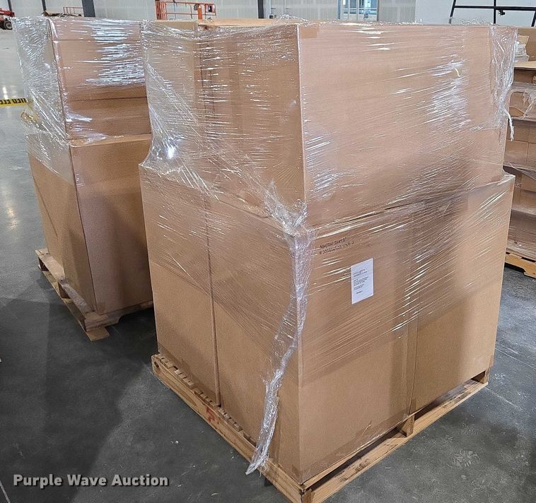 image for item EN3881 Approximately 29 pallets of lighting fixtures