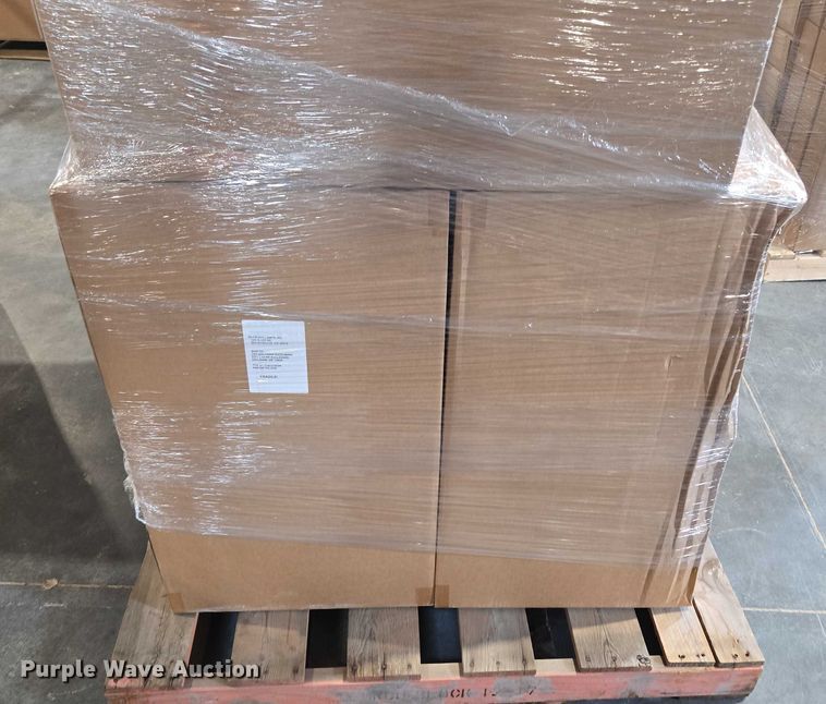 image for item EN3881 Approximately 29 pallets of lighting fixtures