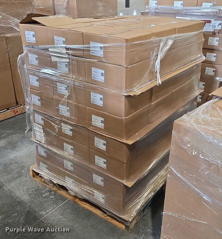 image for item EN3881 Approximately 29 pallets of lighting fixtures