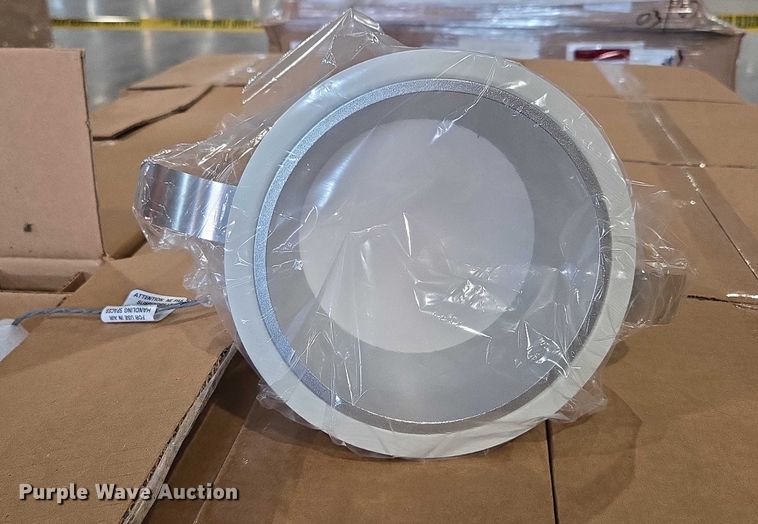 image for item EN3881 Approximately 29 pallets of lighting fixtures