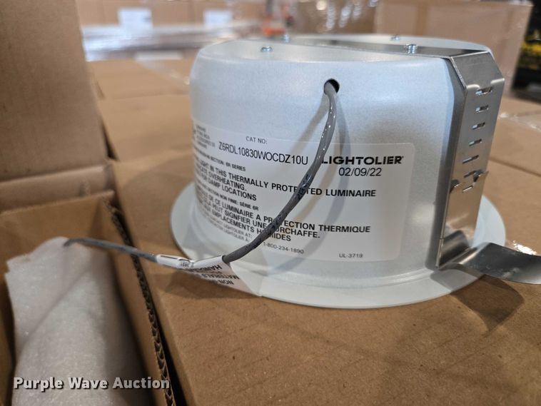 image for item EN3881 Approximately 29 pallets of lighting fixtures