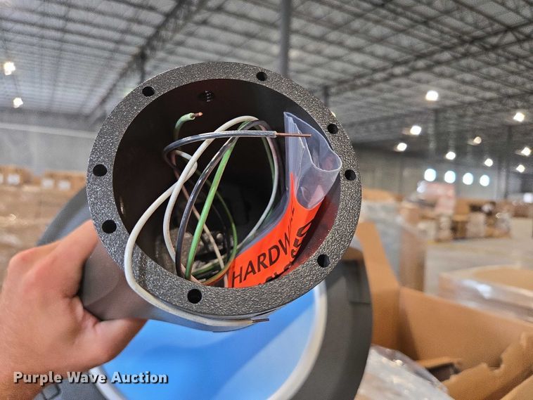 image for item EN3881 Approximately 29 pallets of lighting fixtures