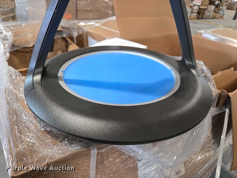 image for item EN3881 Approximately 29 pallets of lighting fixtures