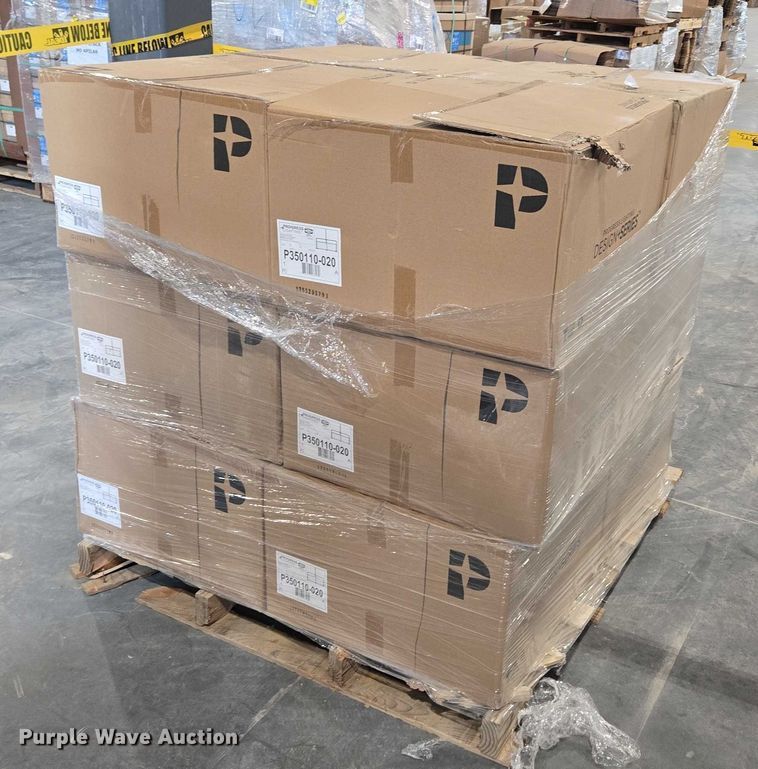 image for item EN3881 Approximately 29 pallets of lighting fixtures