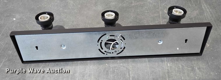 image for item EN3881 Approximately 29 pallets of lighting fixtures