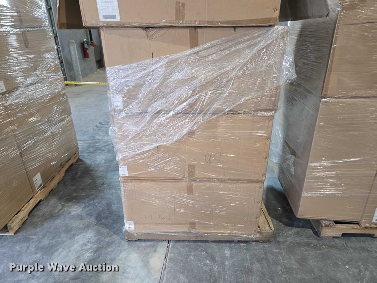 image for item EN3881 Approximately 29 pallets of lighting fixtures