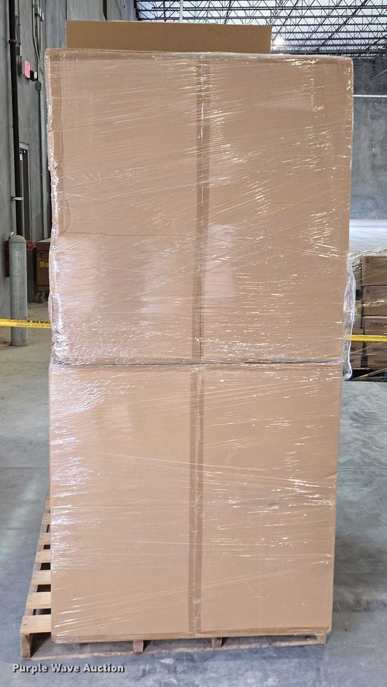 image for item EN3881 Approximately 29 pallets of lighting fixtures