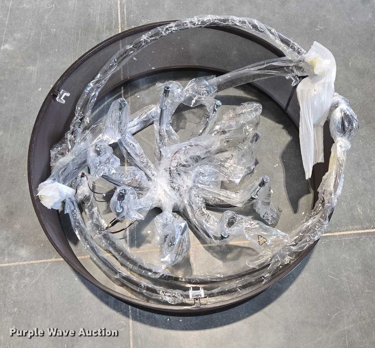 image for item EN3881 Approximately 29 pallets of lighting fixtures