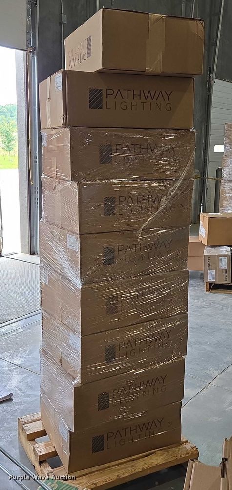 image for item EN3881 Approximately 29 pallets of lighting fixtures